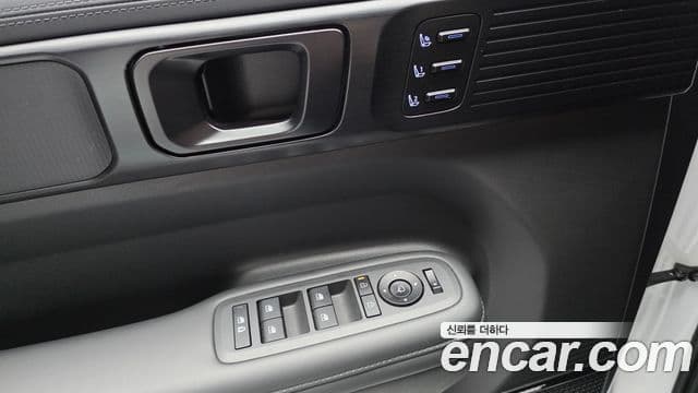 Hyundai Santa Fe 2024 — ფოტო 19/20