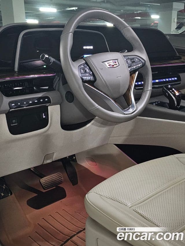 Cadillac Escalade 2022 — ფოტო 10/10