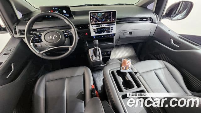 Hyundai Staria 2023 — фото 7 из 20