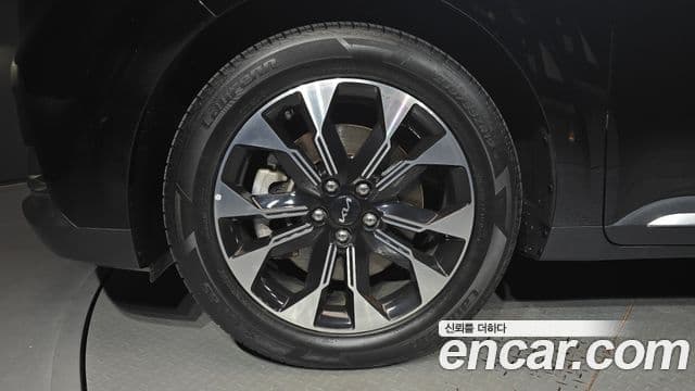 Kia Carnival 2022 — фото 5 из 20