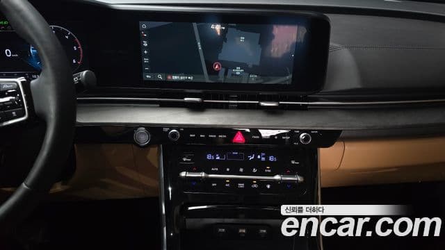 Kia Carnival 2022 — фото 14 из 20