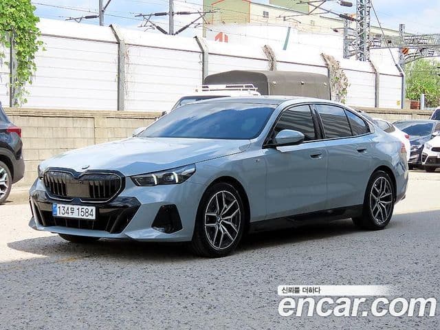 BMW 5 Series 2025 — Şəkil 2/20