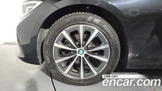 BMW 3 Series 2022 — фото 5 из 20