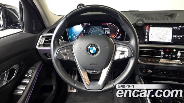 BMW 3 Series 2022 — ფოტო 13/20