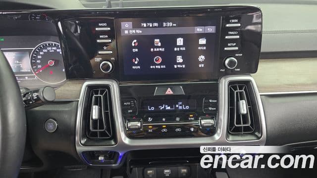 Kia Sorento 2022 — фото 13 из 20