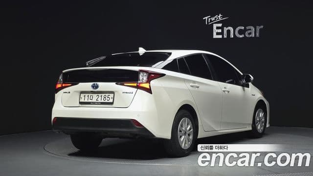 Toyota Prius 2019 — Şəkil 2/20