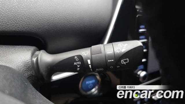 Toyota Prius 2019 — Şəkil 16/20