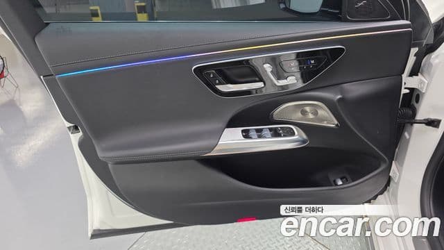 Mercedes-Benz E-Class 2024 — ფოტო 24/32