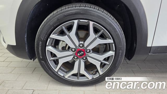 Kia Seltos 2021 — ფოტო 5/20