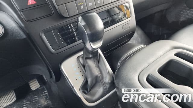 Hyundai Staria 2022 — Фото 9/20
