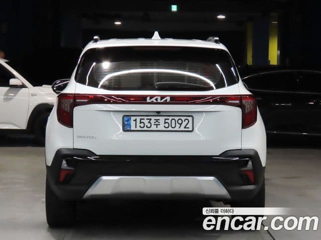 Kia Seltos 2023 — ფოტო 3/20