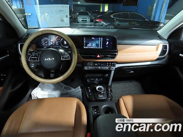 Kia Seltos 2023 — ფოტო 10/20