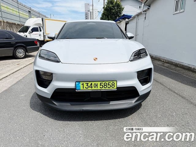 Porsche Macan EV 2025 — ფოტო 11/19