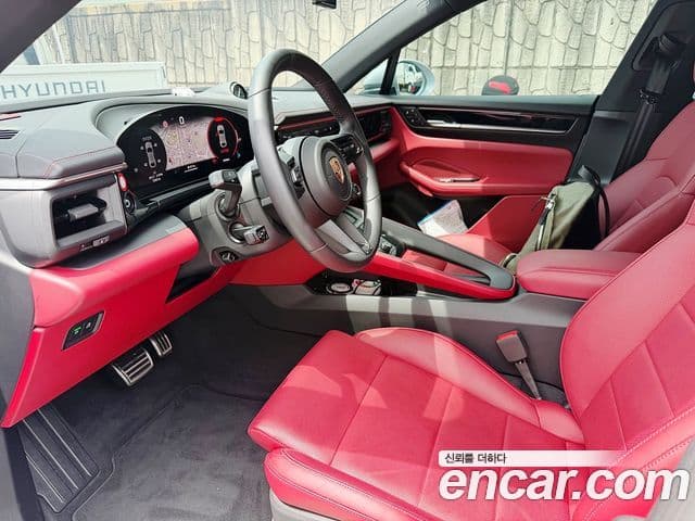 Porsche Macan EV 2025 — ფოტო 3/19