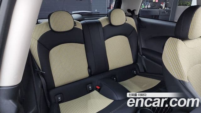 Mini Cooper 2021 — фото 11 из 20