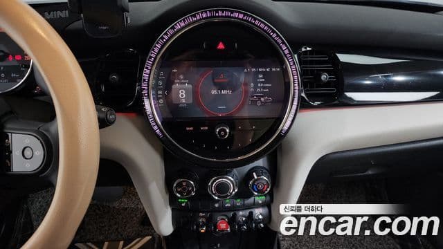 Mini Cooper 2021 — ფოტო 12/20