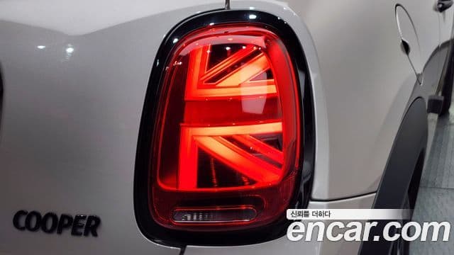 Mini Cooper 2021 — Photo 4/32