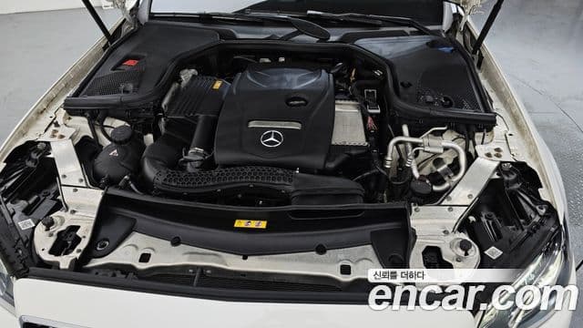 Mercedes-Benz E-Class 2018 — ფოტო 6/20