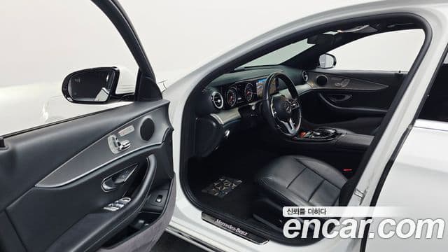 Mercedes-Benz E-Class 2018 — ფოტო 10/20