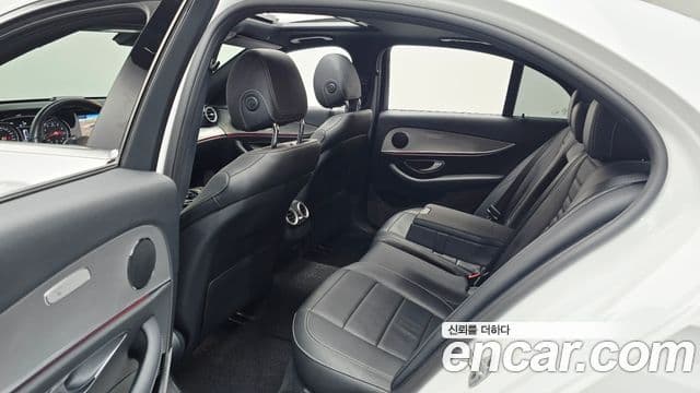 Mercedes-Benz E-Class 2018 — ფოტო 11/20