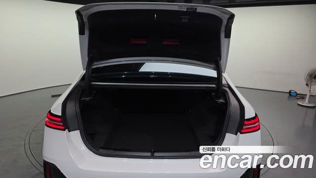 BMW 5 Series 2024 — фото 20 из 20