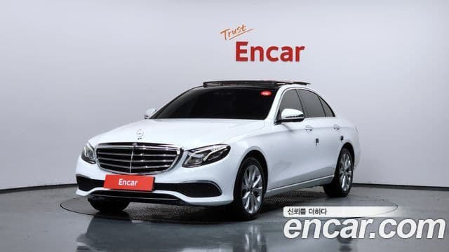 Mercedes-Benz E-Class 2019 — ფოტო 20/20