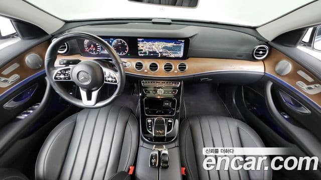 Mercedes-Benz E-Class 2019 — ფოტო 9/20