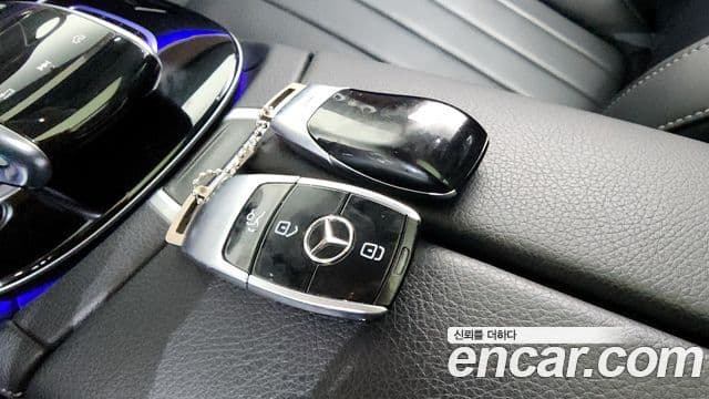 Mercedes-Benz E-Class 2019 — ფოტო 16/20