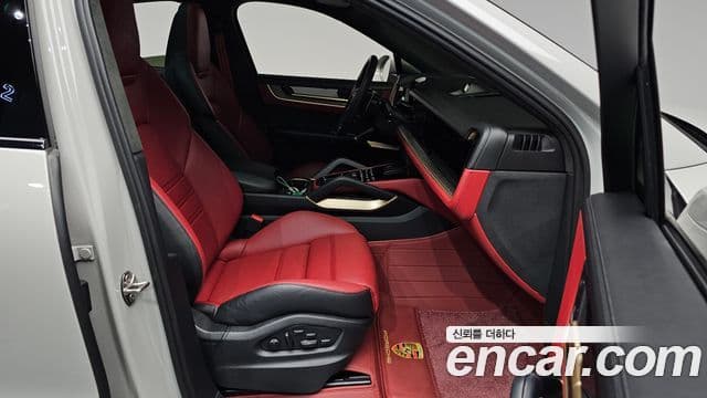 Porsche Cayenne 2025 — Şəkil 23/42