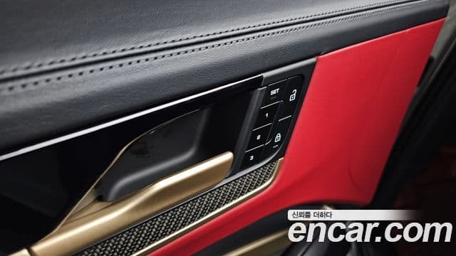 Porsche Cayenne 2025 — Şəkil 34/42
