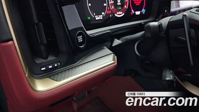 Porsche Cayenne 2025 — Şəkil 33/42