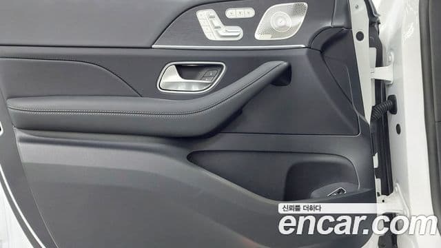 Mercedes-Benz GLE-Class 2025 — ფოტო 15/17