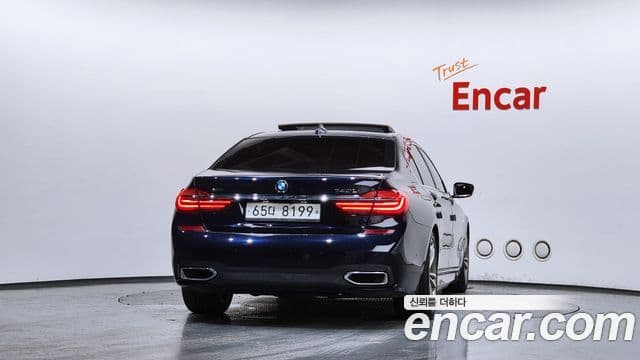BMW 7 Series 2018 — Фото 4/20