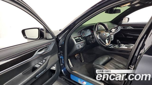 BMW 7 Series 2018 — Фото 10/20