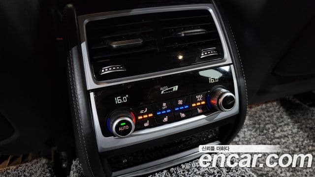 BMW 7 Series 2018 — Фото 18/20