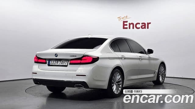 BMW 5 Series 2022 — Şəkil 2/20