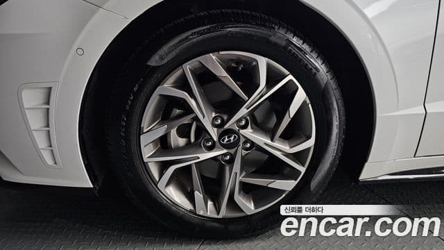 Hyundai Sonata 2021 — ფოტო 5/20