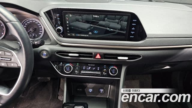 Hyundai Sonata 2021 — ფოტო 14/20