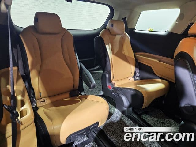 Kia Carnival 2020 — фото 15 из 20
