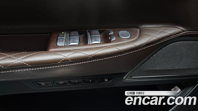 BMW 7 Series 2021 — Photo 29/33