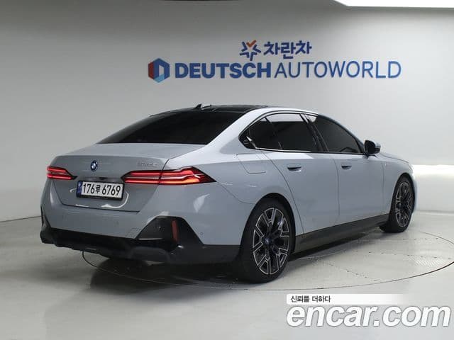 BMW 5 Series 2024 — Photo 1/19