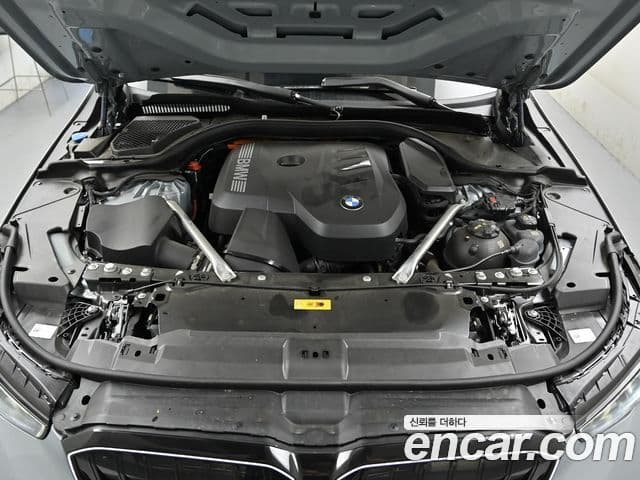 BMW 5 Series 2024 — Photo 17/19