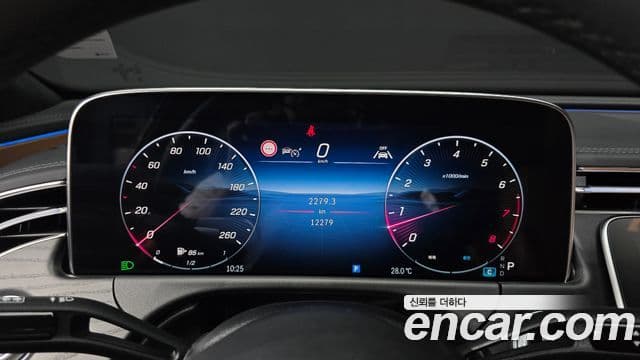 Mercedes-Benz E-Class 2024 — ფოტო 8/20