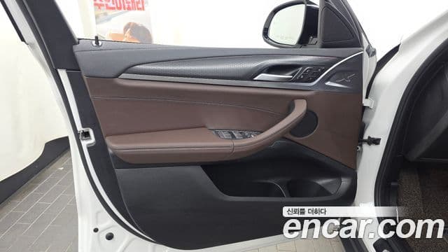 BMW X4 2020 — Şəkil 25/33