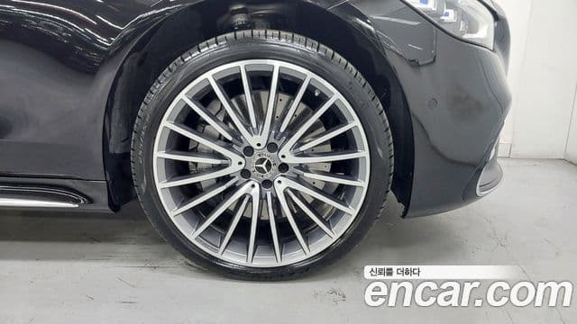 Mercedes-Benz S-Class 2025 — ფოტო 4/17