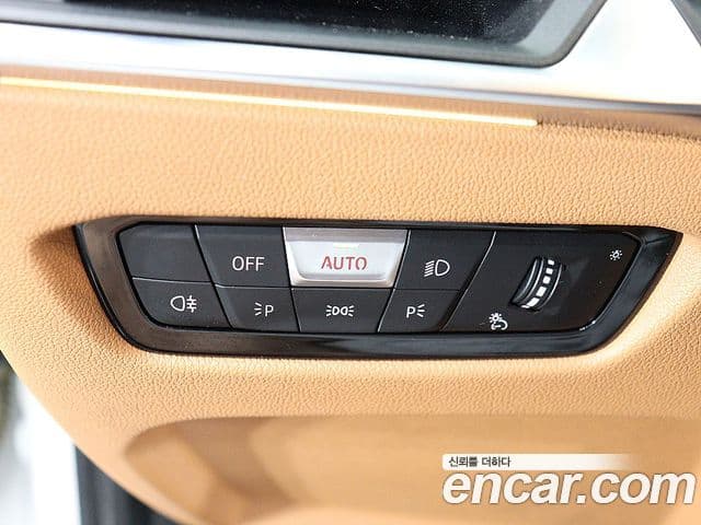 BMW 3 Series 2023 — фото 12 из 20