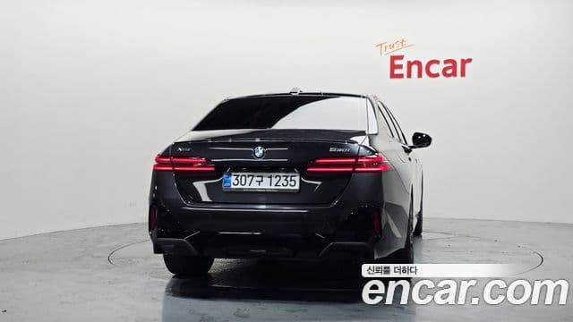 BMW 5 Series 2025 — ფოტო 4/20