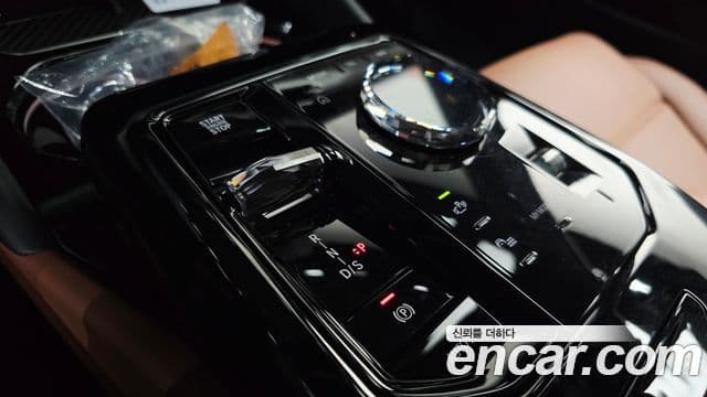 BMW 5 Series 2025 — Фото 9/20