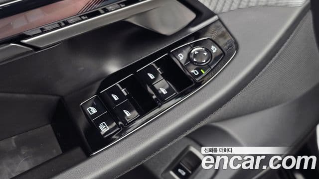 BMW 5 Series 2025 — Photo 15/34