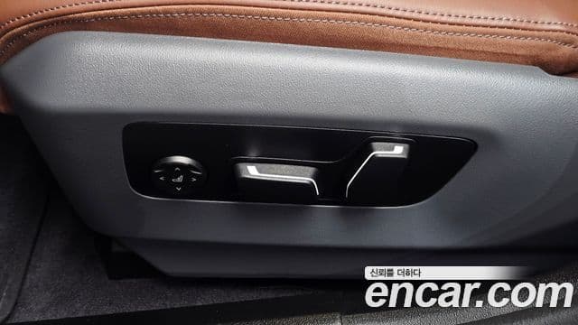 BMW 5 Series 2025 — Photo 21/34